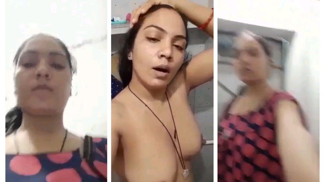 सुन्दर लड़की ने बाथरूम में जाकर कपड़े उतारे और चूत को रगड़ा और अपनी वीडियो बनाई part4